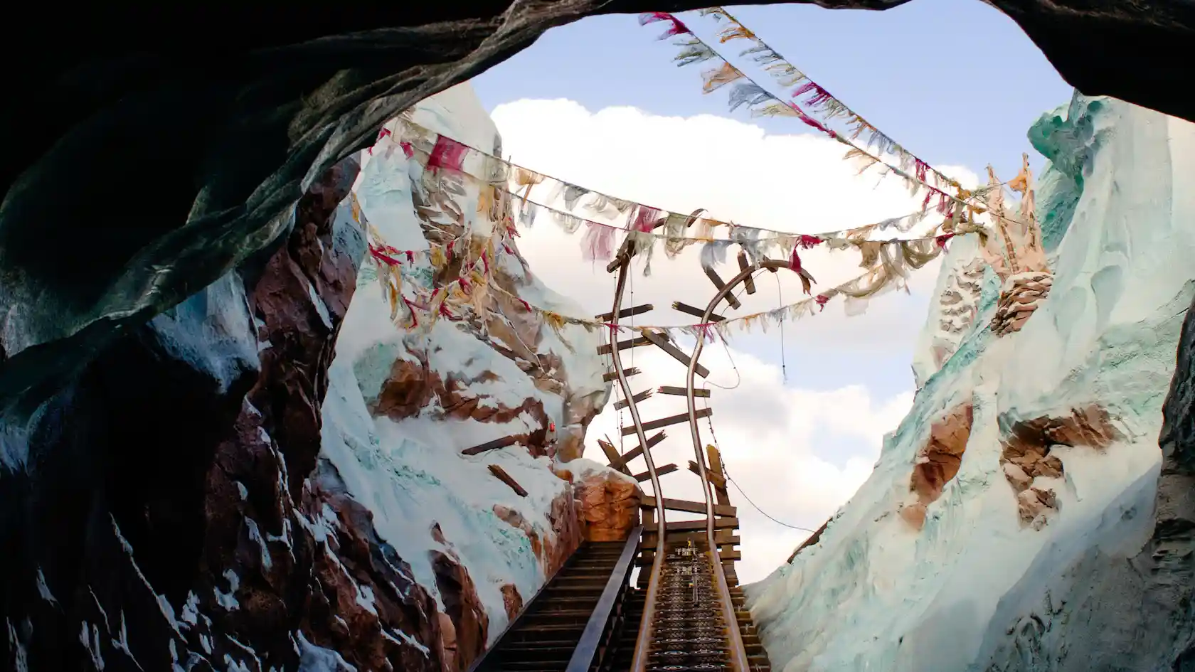 The top of Expedition Everest with broken tracks