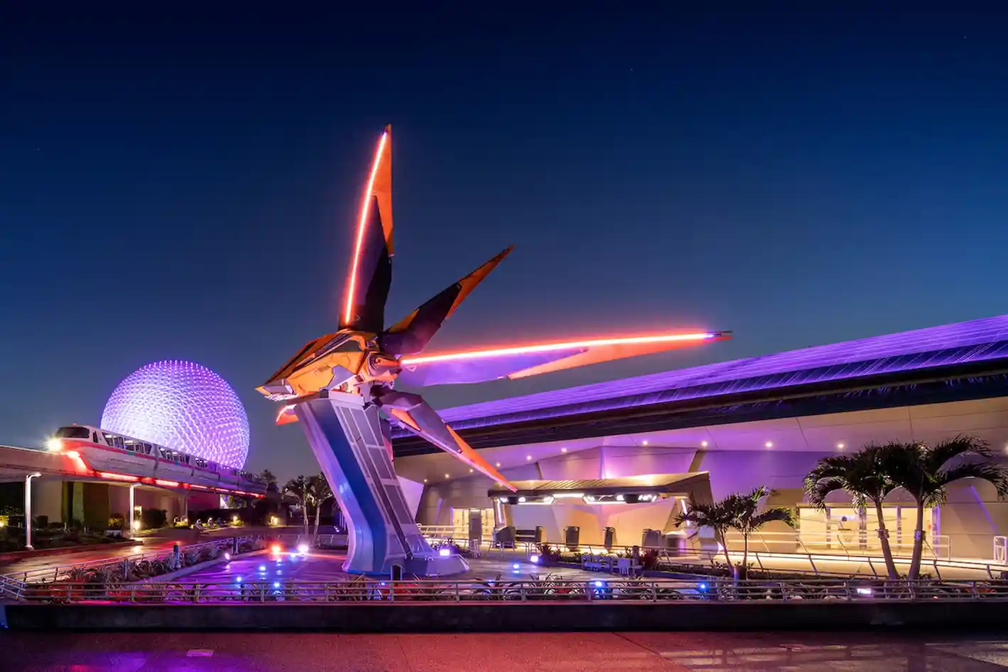 Spaceship outside Cosmic Rewind ride